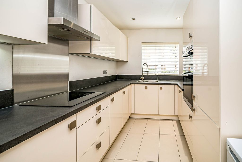 Property photo 2 of 21 Picture No. 07