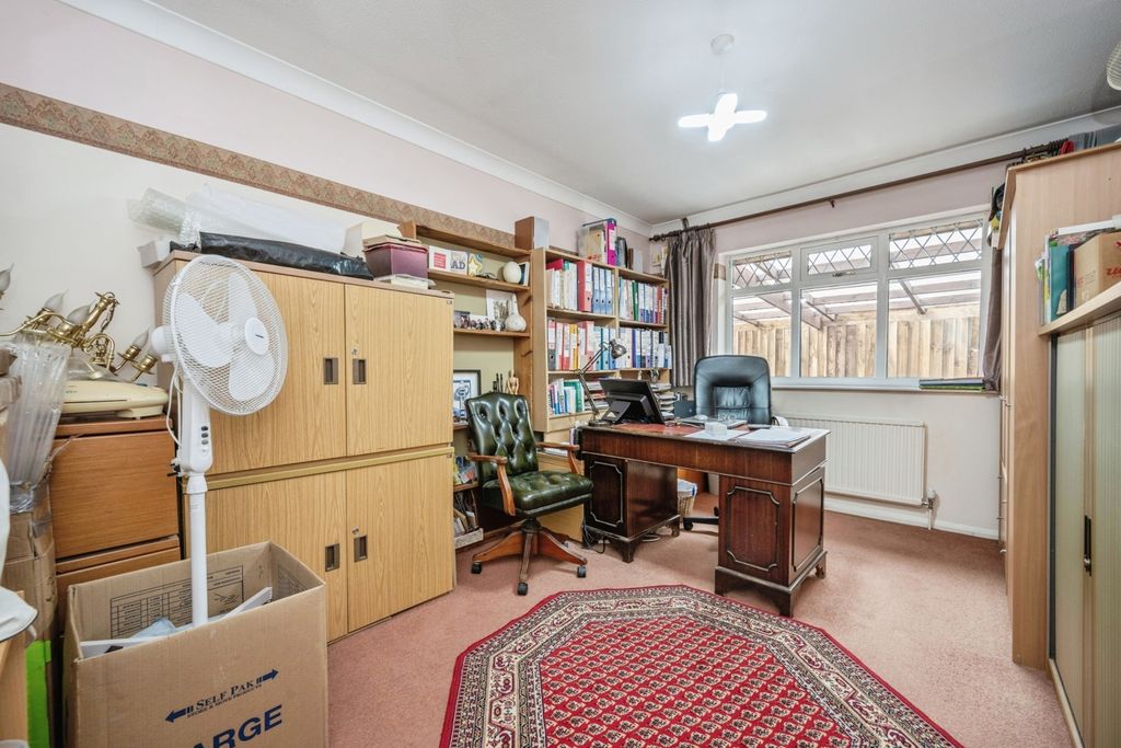 Property photo 3 of 17 Photo