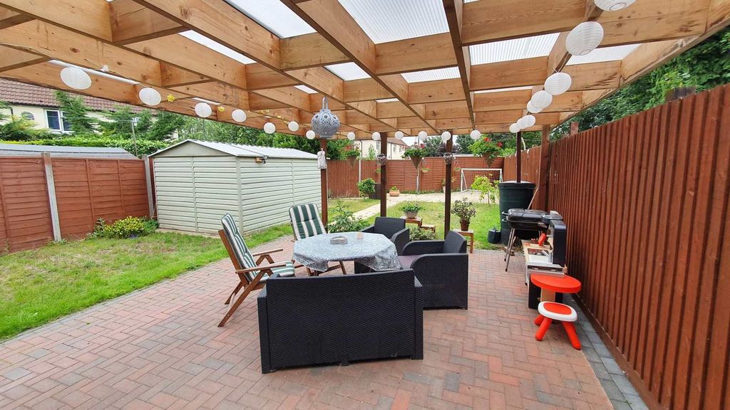 Property photo 1 of 16 Garden