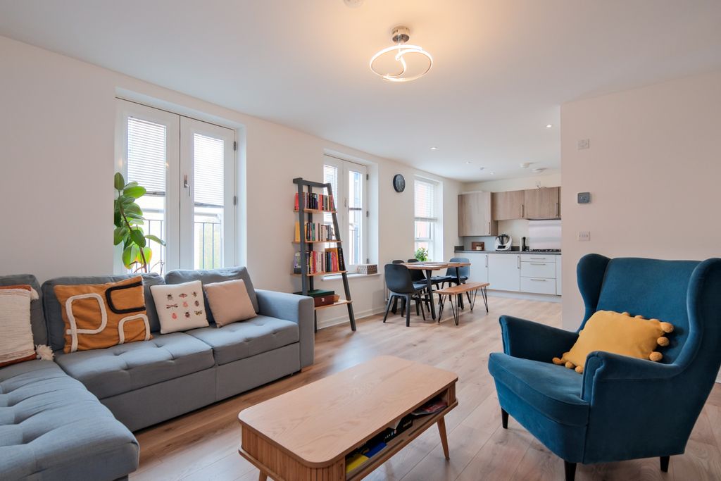 Property photo 2 of 27 4863653