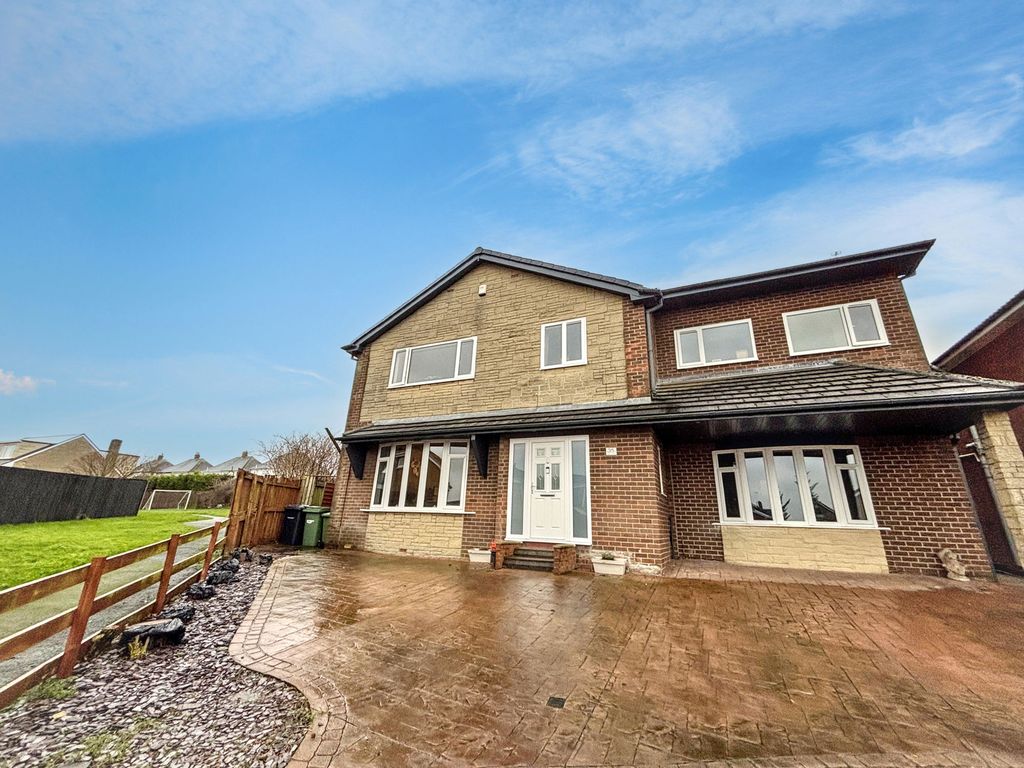 Property photo 1 of 50