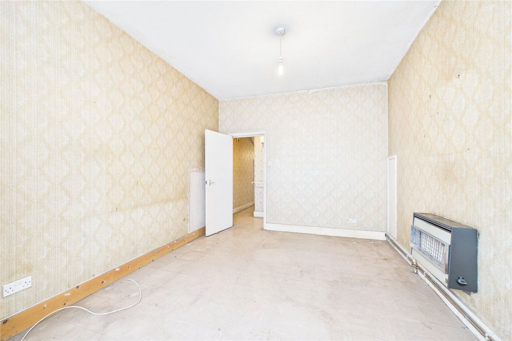 Property photo 3 of 28 Picture No. 03