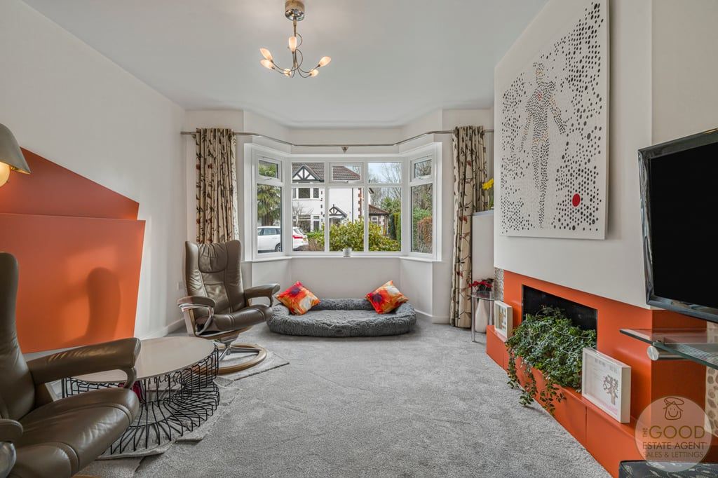 Property photo 2 of 32