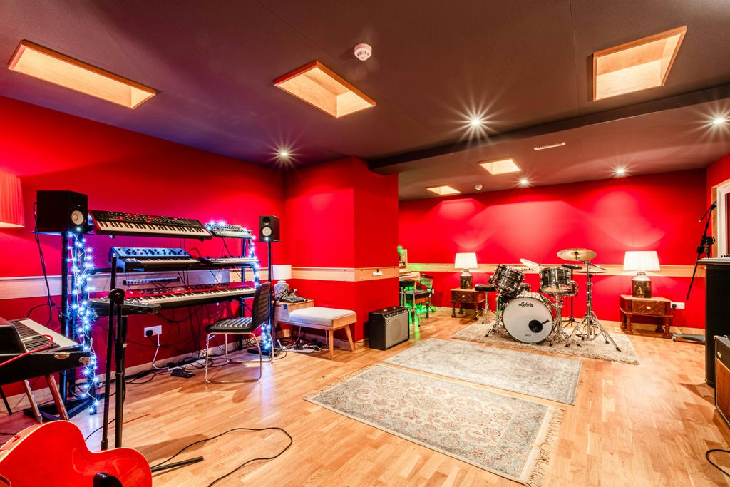 Property photo 1 of 20 Dock St 15 Low Res 11.Jpg