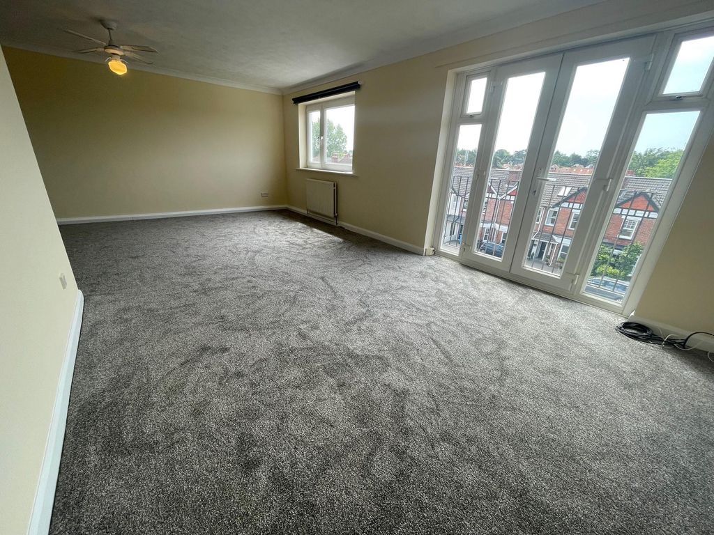 Property photo 3 of 19 Living Room