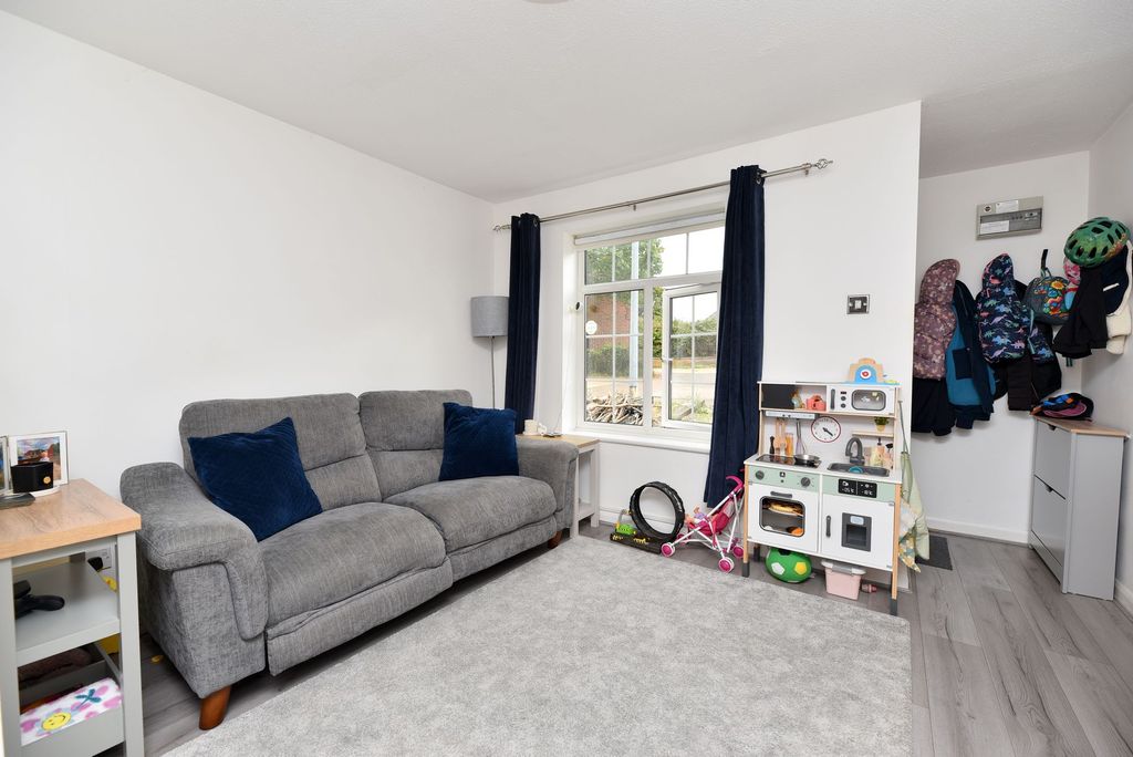 Property photo 3 of 14