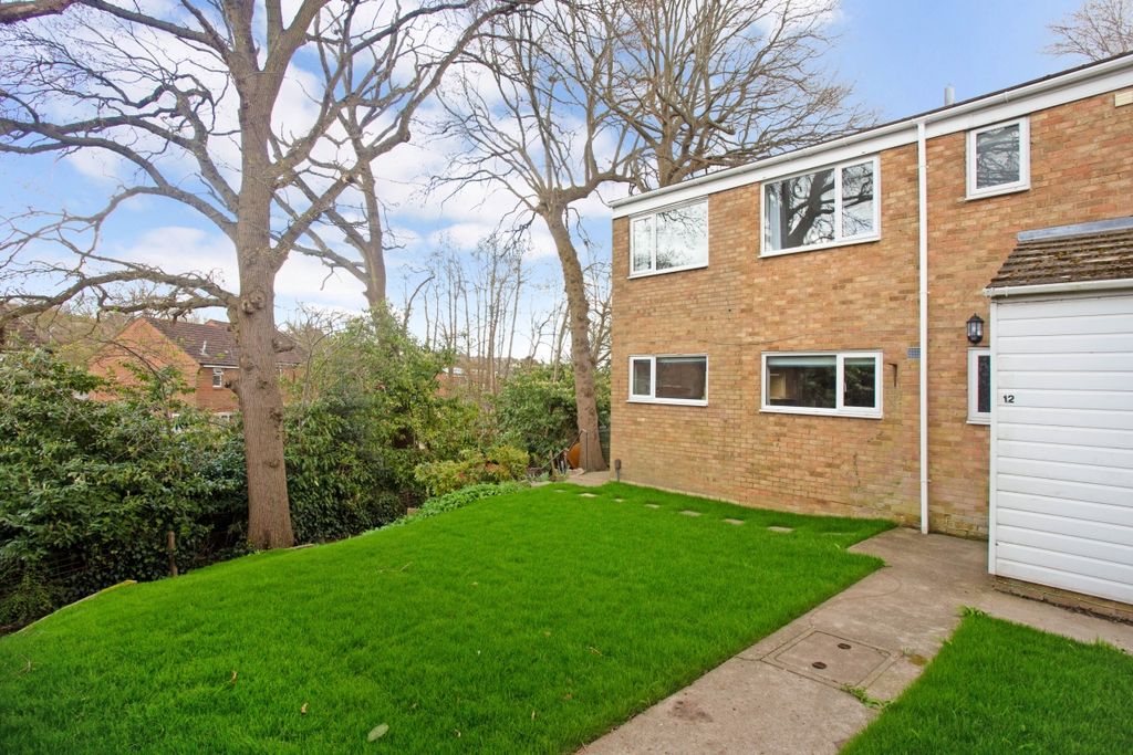 Property photo 1 of 11 12 St_ Davids Roa...