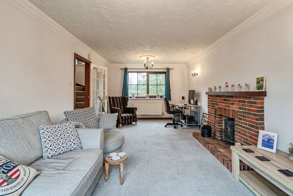 Property photo 3 of 19