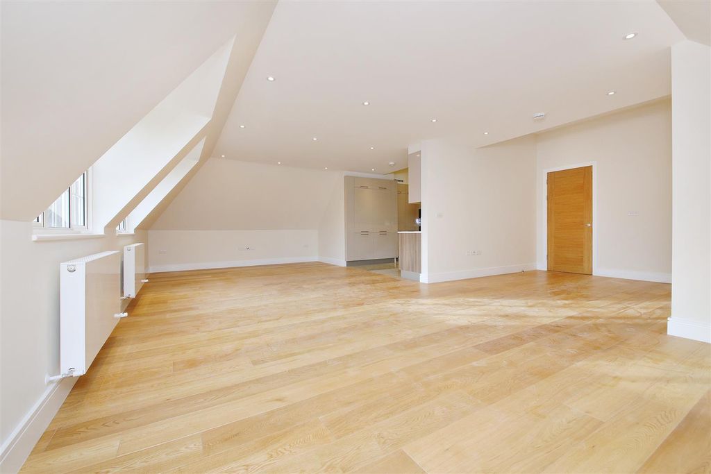Property photo 2 of 31 1818.Jpg