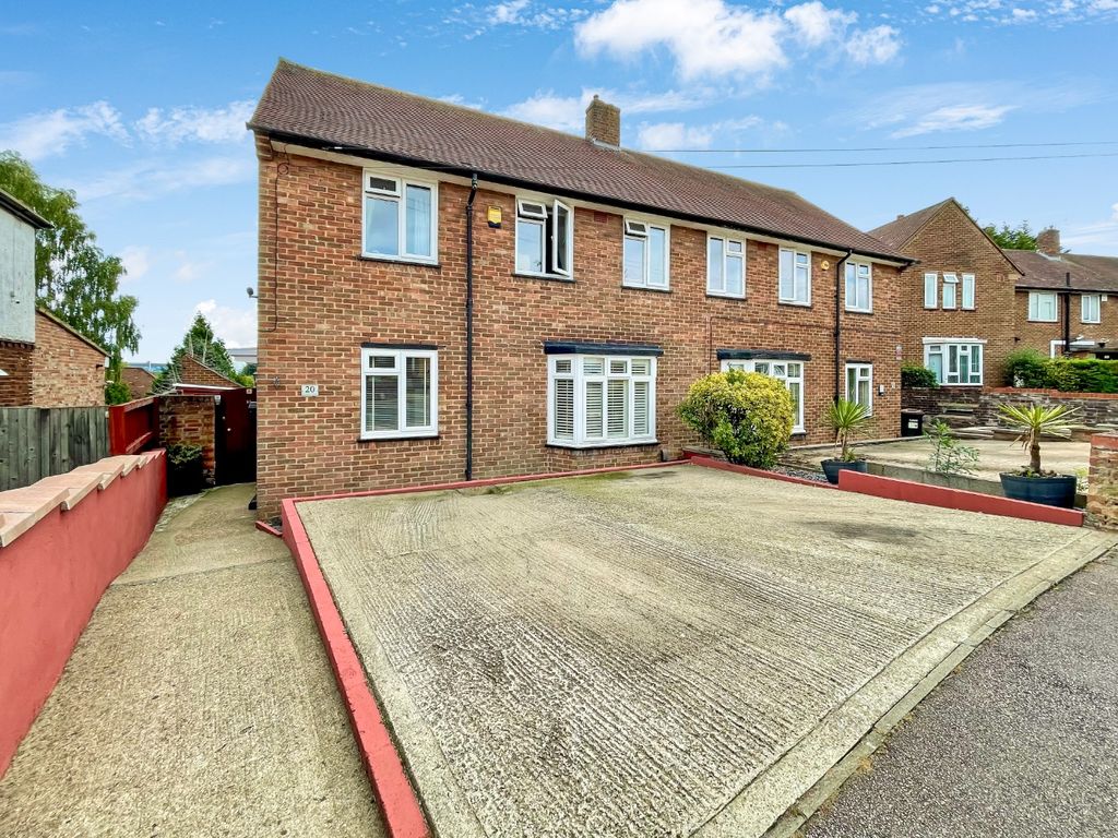 Property photo 1 of 15 4172060