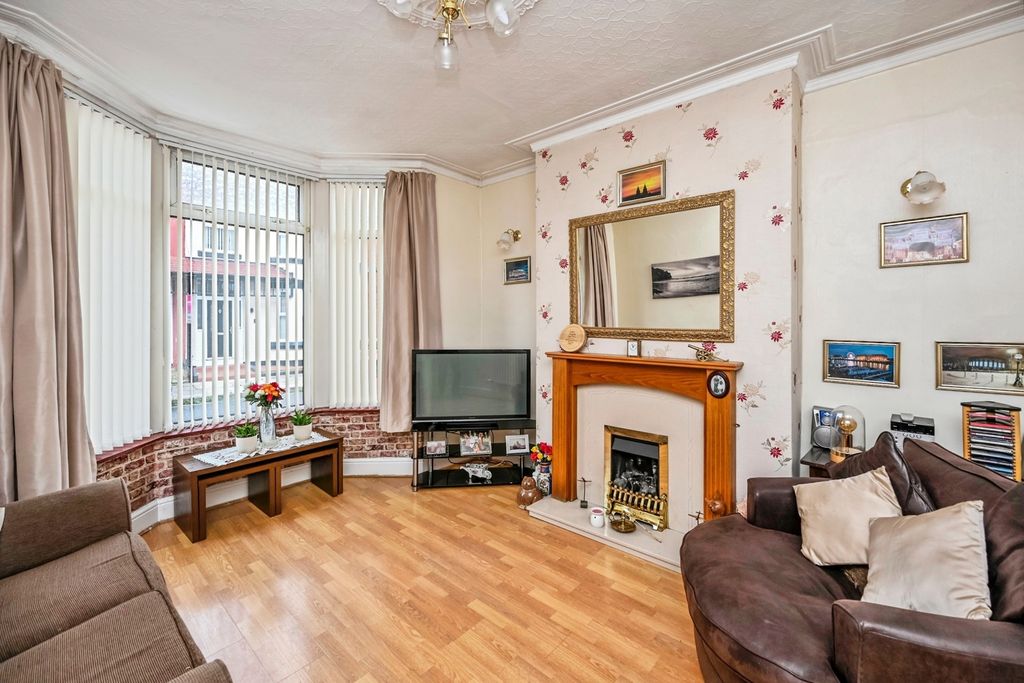 Property photo 3 of 17 Photo