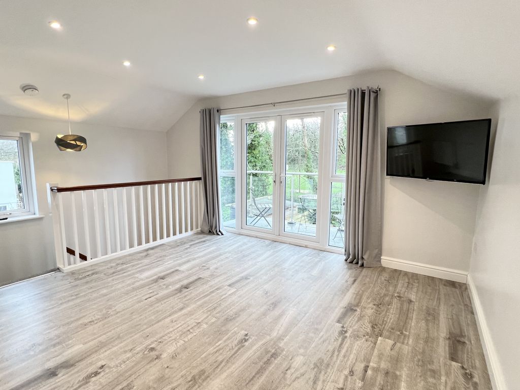 Property photo 2 of 10 d165d0Bc6Ad217299B4F9Ca568E3272B