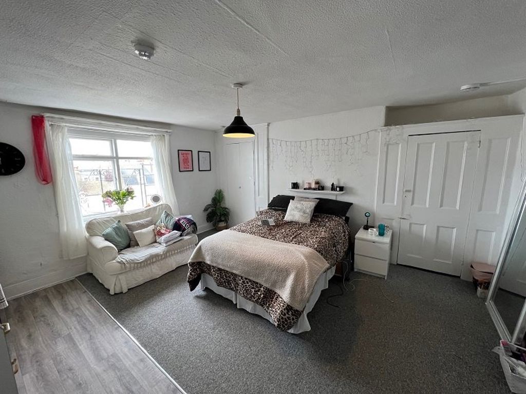 Property photo 3 of 3