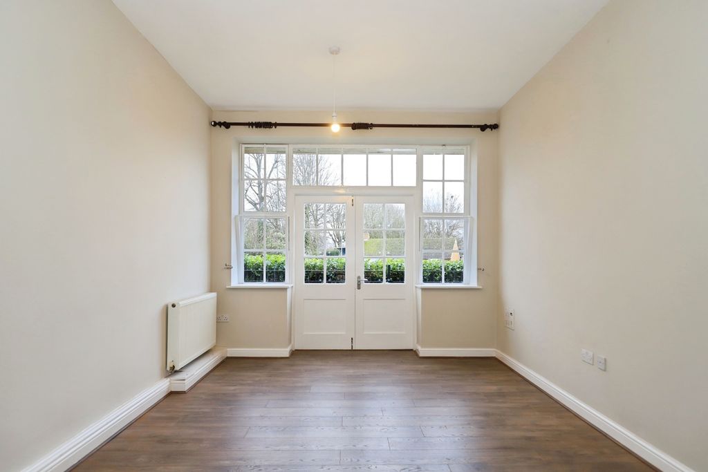 Property photo 3 of 13 Living/Dining Area