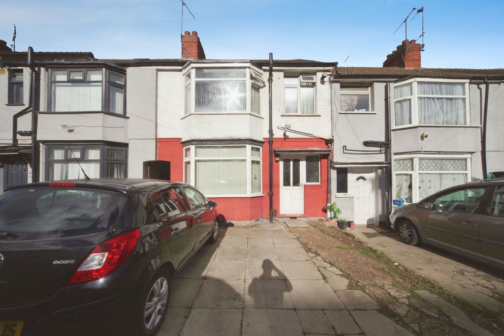 Property photo 1 of 17