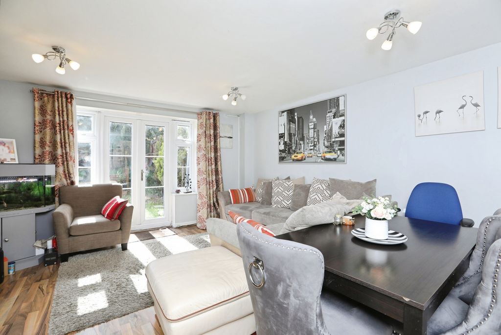 Property photo 2 of 18 Pbox-Img.Jpg