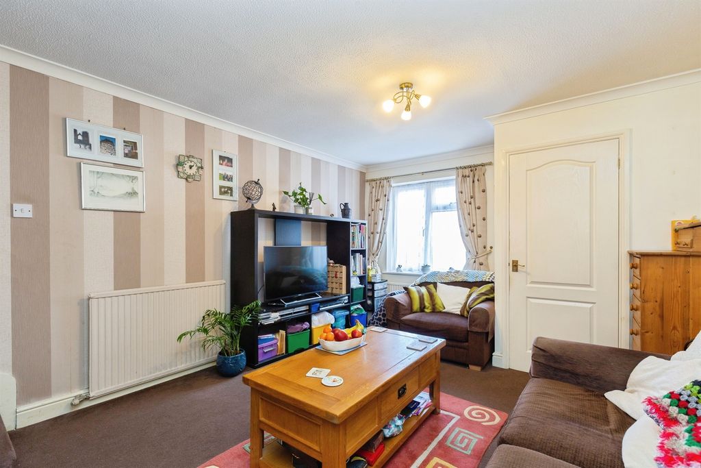 Property photo 3 of 17