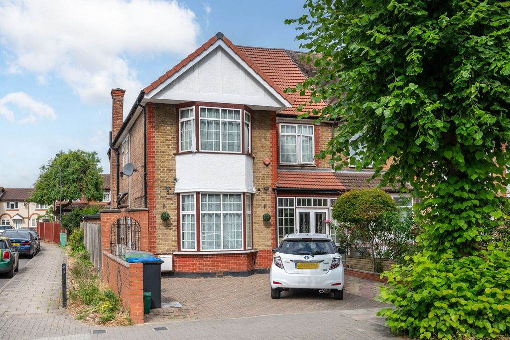 Property photo 2 of 16