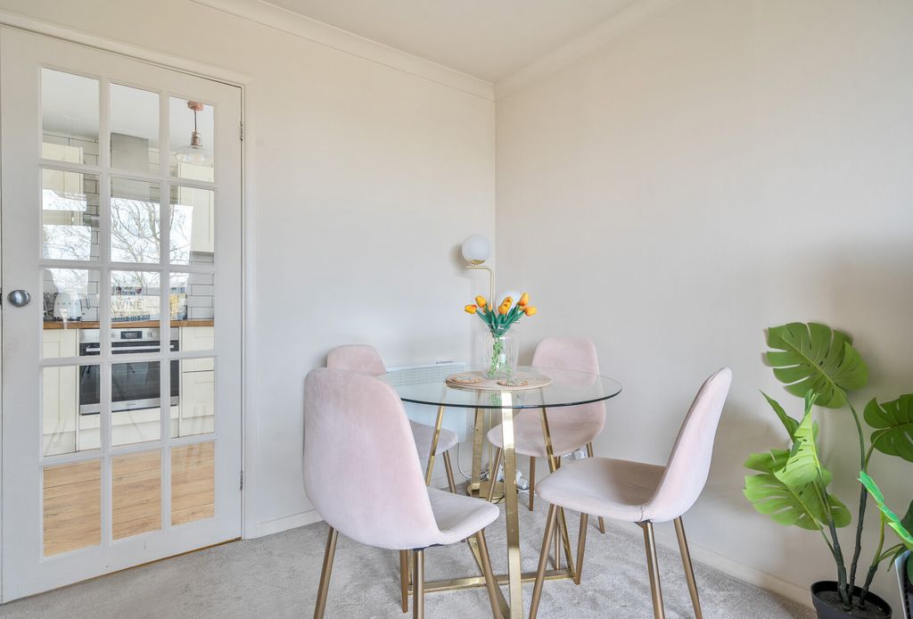 Property photo 3 of 11 1429594-10-69c109...