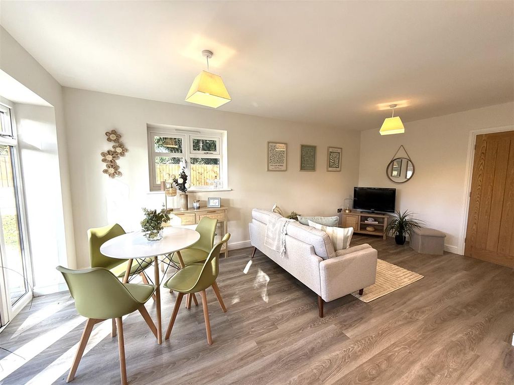 Property photo 2 of 13 98C Lo.Jpeg