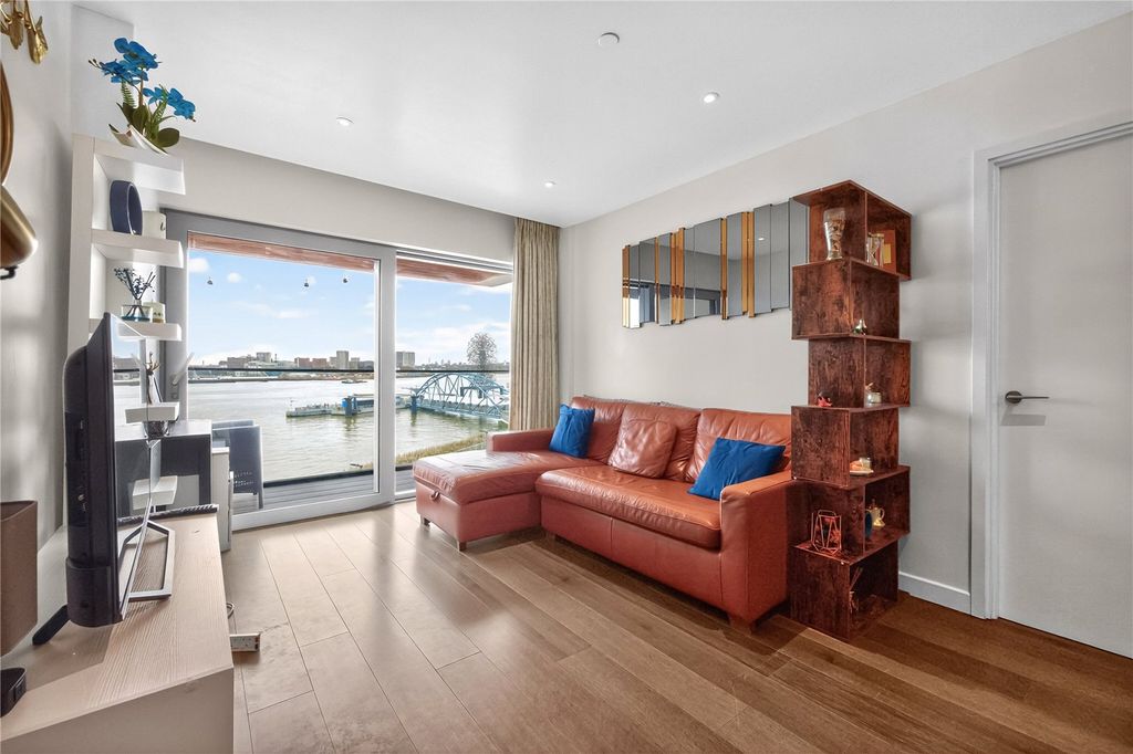 Property photo 3 of 20 Reception Room