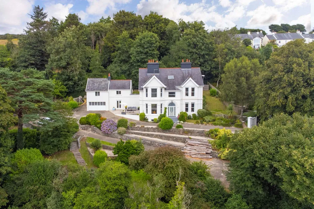 Property photo 1 of 58