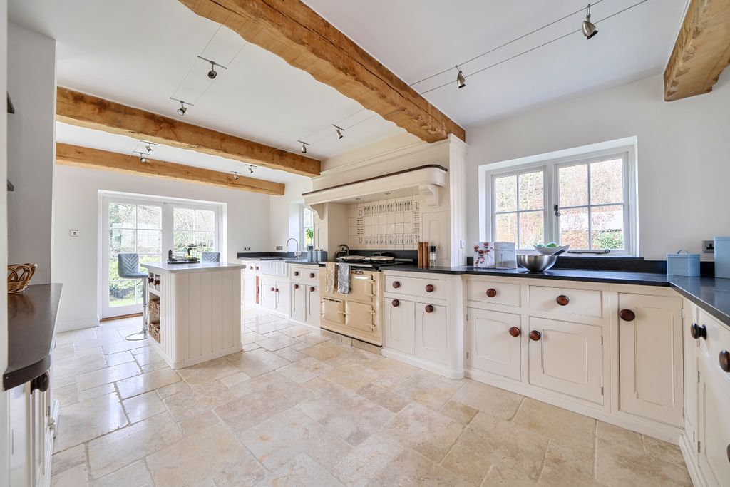 Property photo 3 of 20 Kitchen