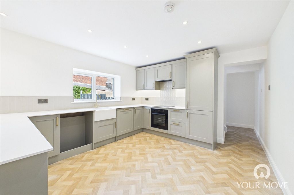 Property photo 2 of 18 Kitchen/Dining Room
