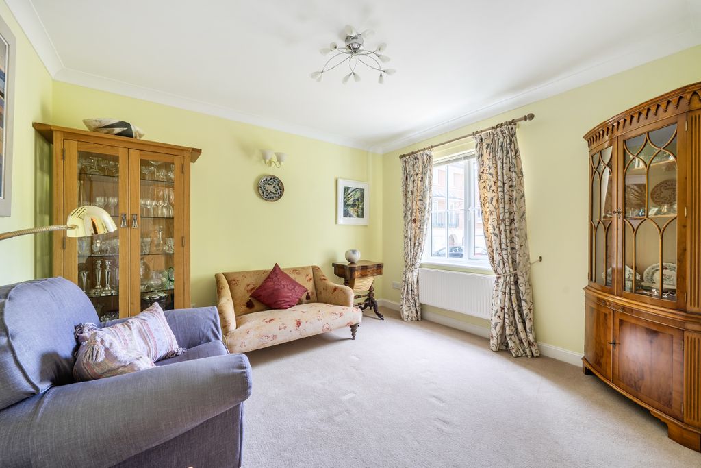 Property photo 3 of 11