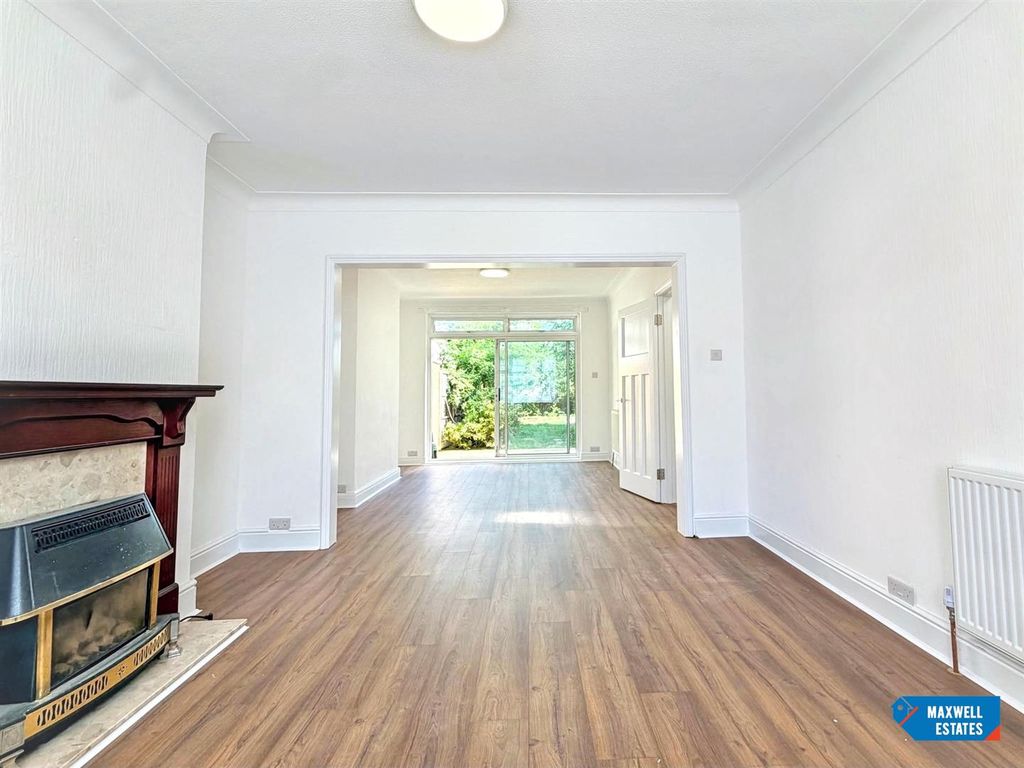 Property photo 3 of 19 West Way 4.Jpg