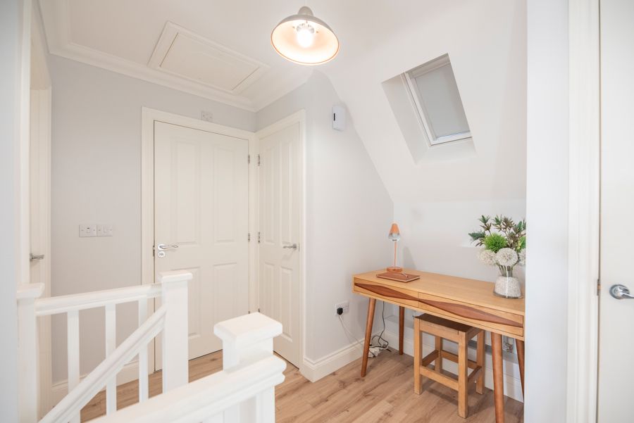 Property photo 3 of 16 10 Acorn Close-26