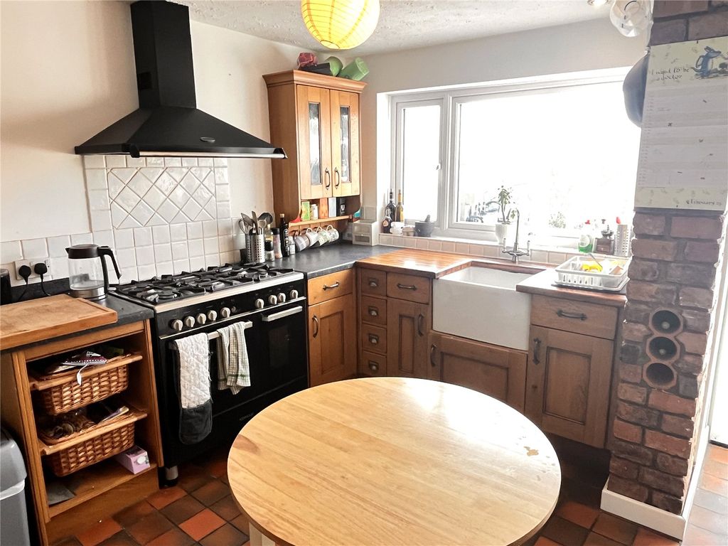 Property photo 2 of 22 Picture No. 04