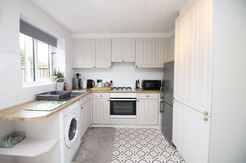 Property photo 2 of 16