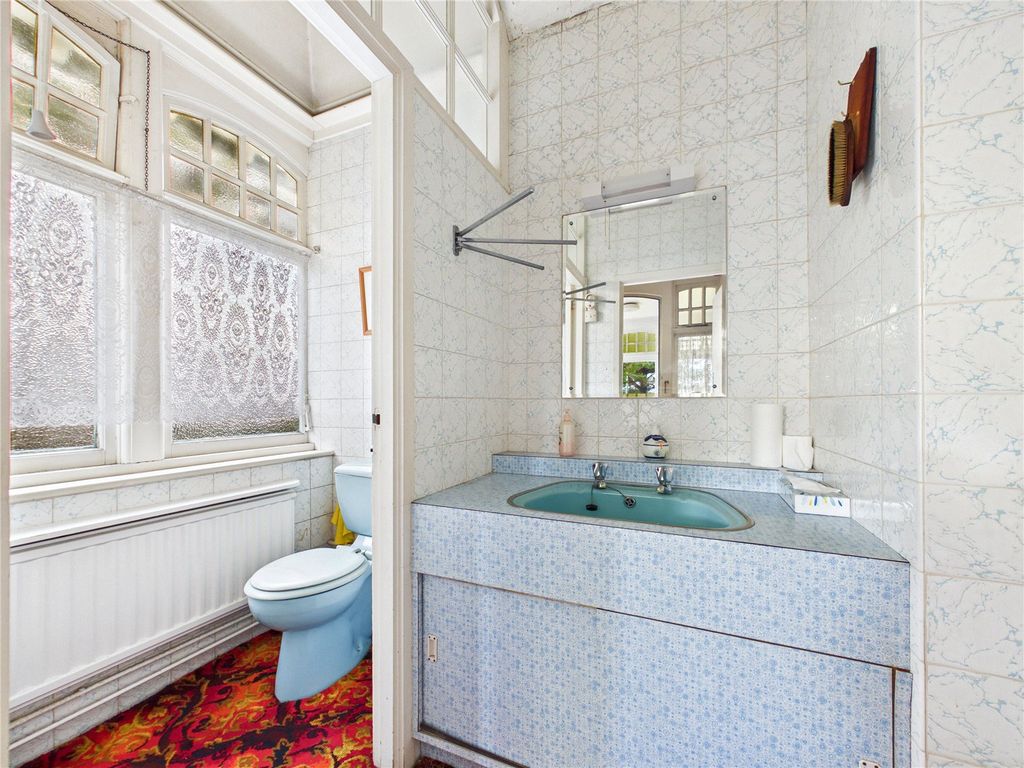 Additional image 12 of 3 bed flat for saleHamilton Gardens, Felixstowe, Suffolk IP11