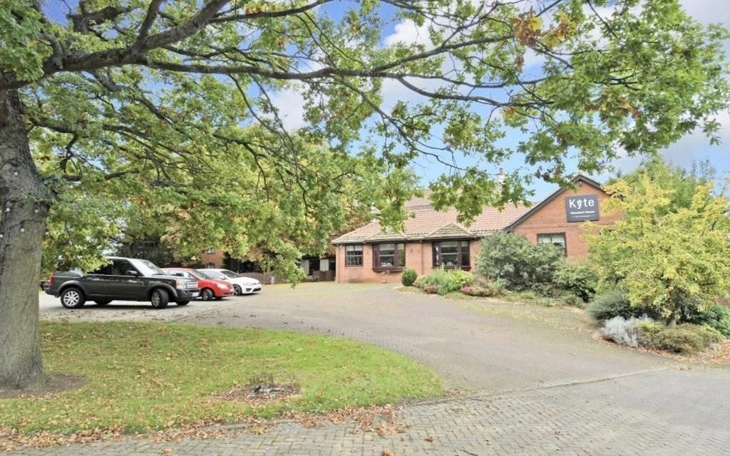 Property photo 1 of 4 Free-Car-Parking-Gallery-1024x640.Jpg