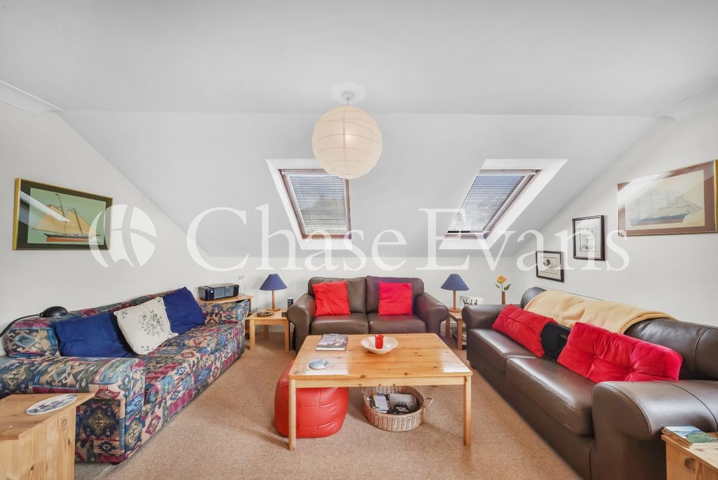 Property photo 1 of 13 Living