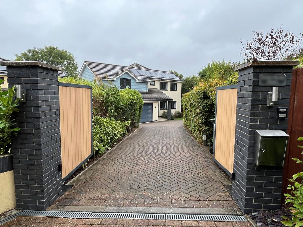 Property photo 1 of 44