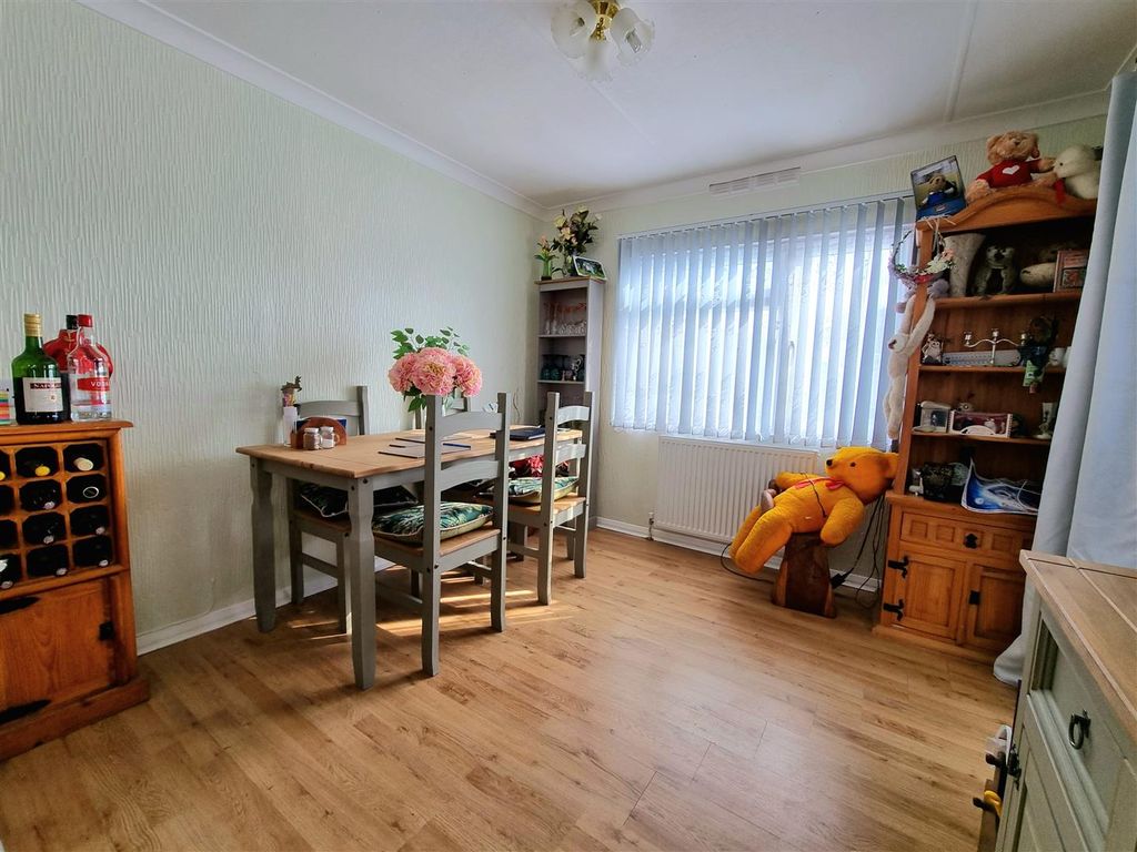 Property photo 3 of 13 Dining Room