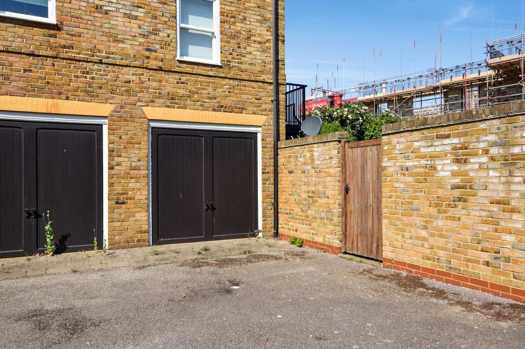 Property photo 2 of 39 Picture No. 40