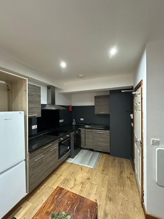 Property photo 1 of 33