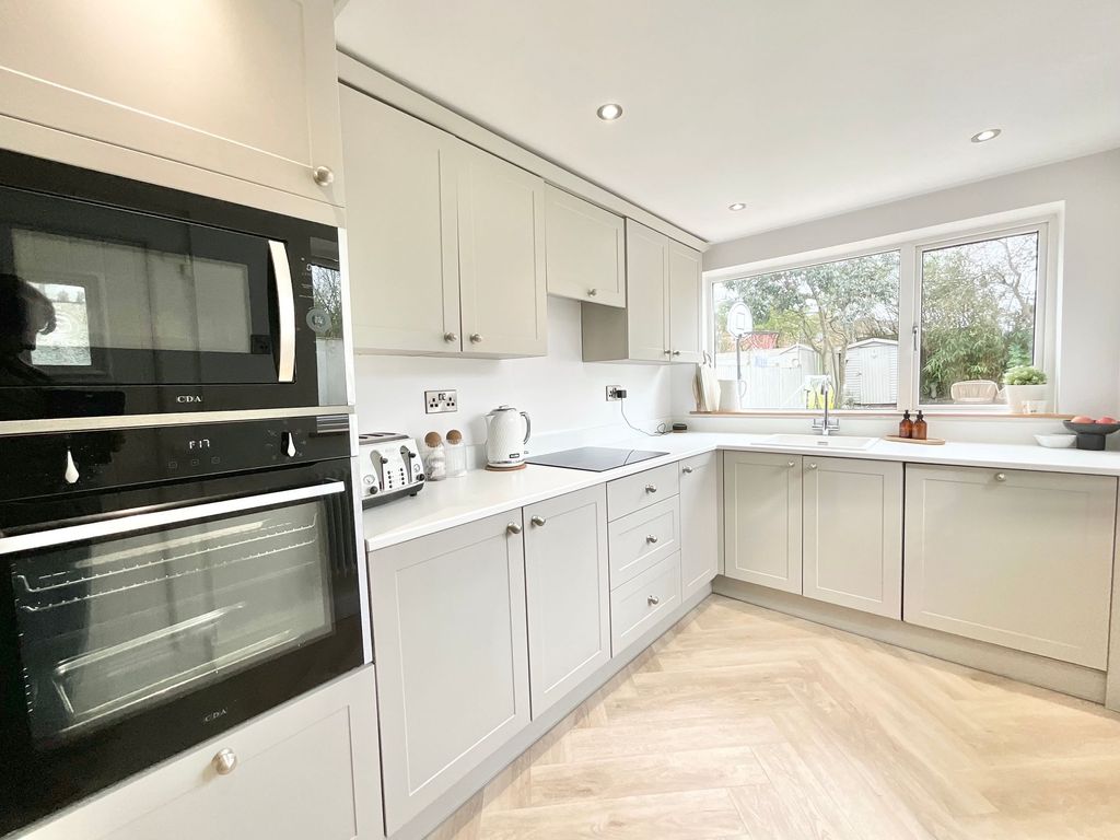 Property photo 3 of 21