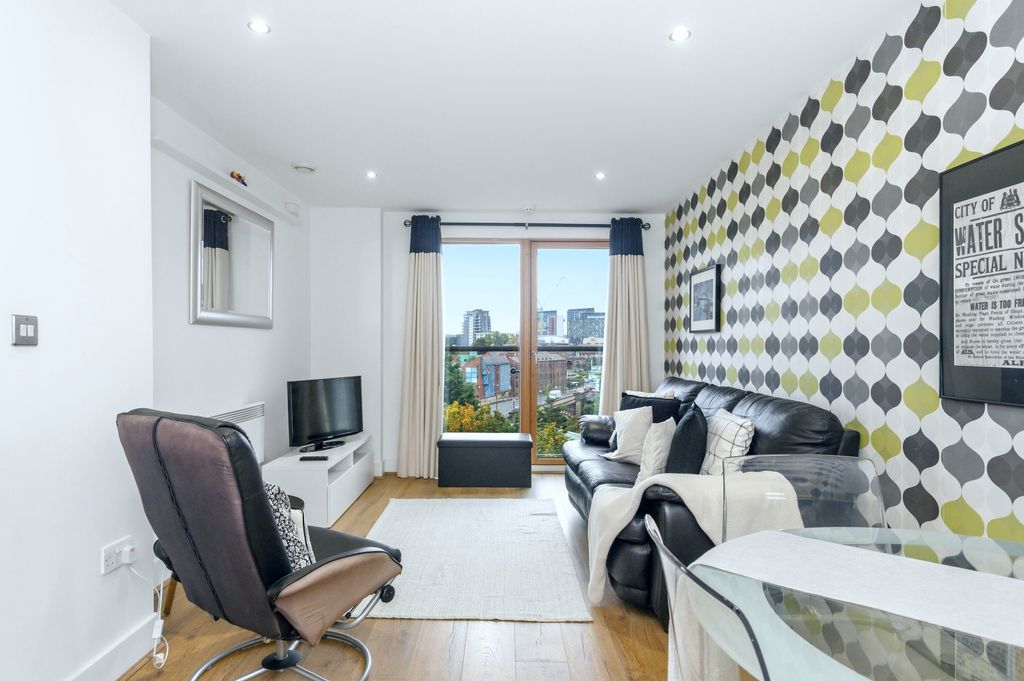 Property photo 2 of 13