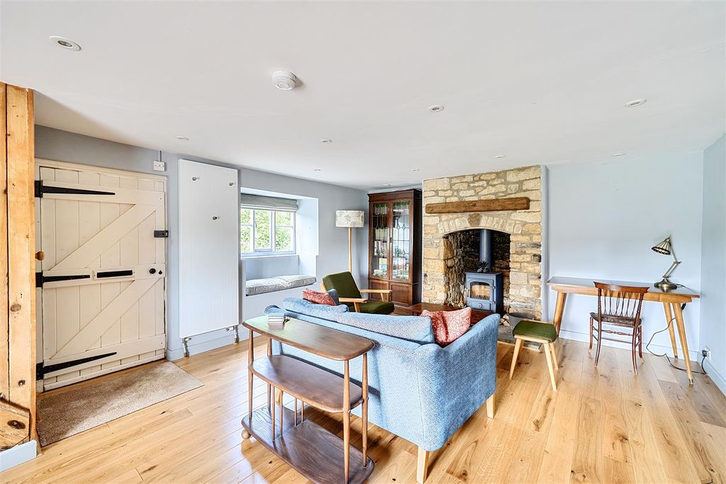 Property photo 2 of 12 1459939-16-6A0F4A37Dd884.Jpg