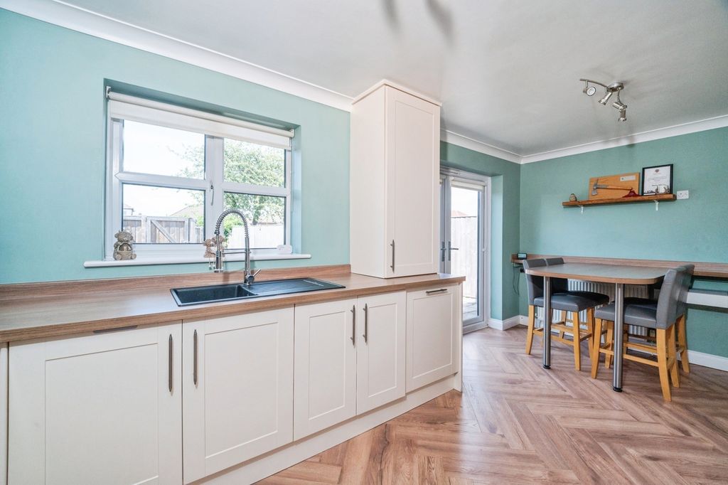 Property photo 3 of 27 Pbox-Img.Jpg