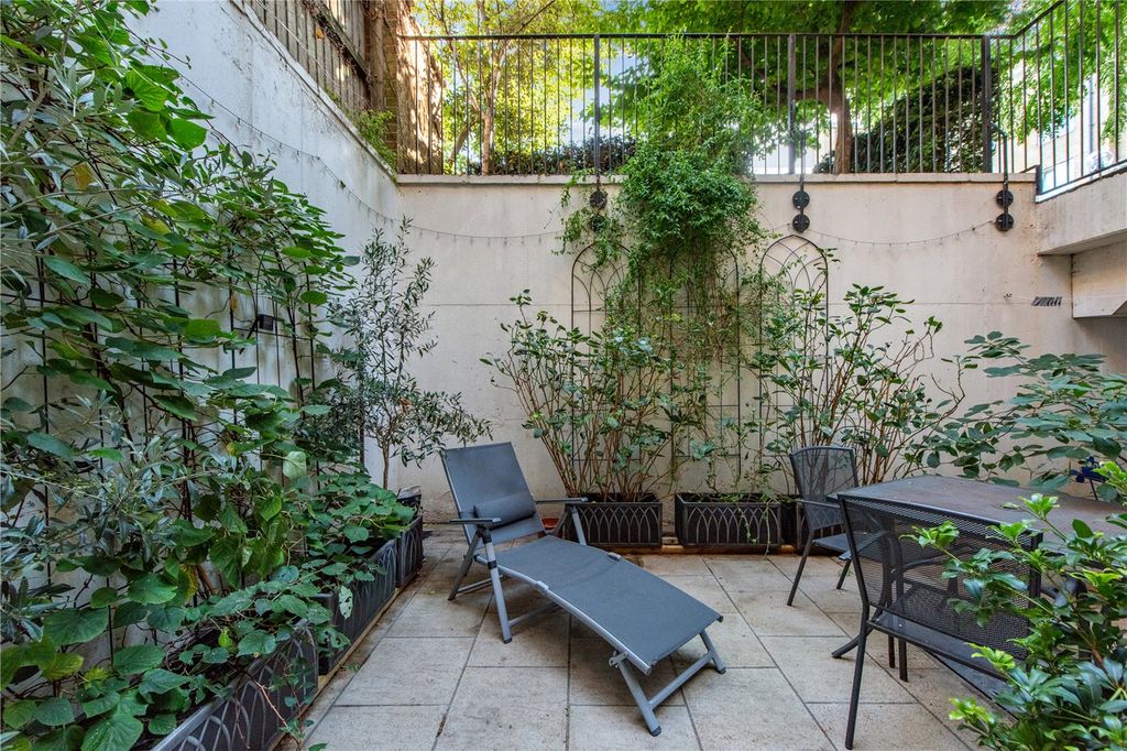 Property photo 2 of 11 Picture No. 17