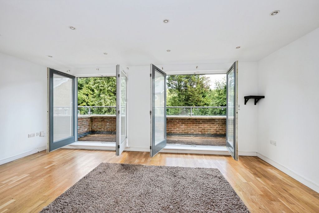 Property photo 2 of 17 Pbox-Img.Jpg