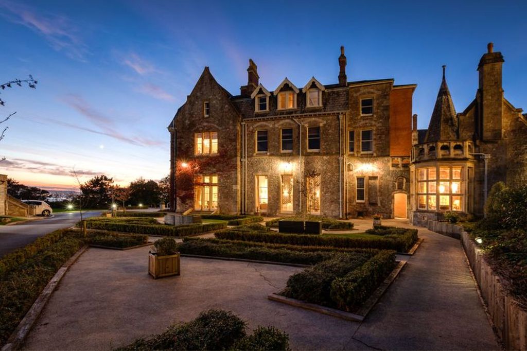 Property photo 1 of 20