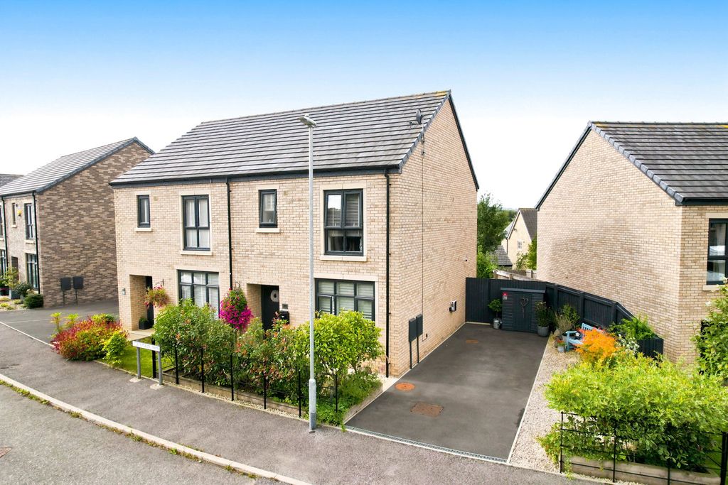 Property photo 1 of 55