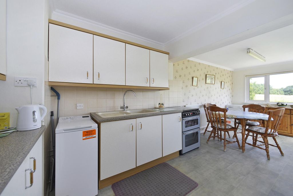 Property photo 3 of 12 Kitchen