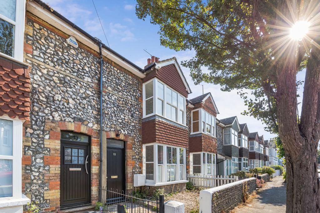 Property photo 1 of 17